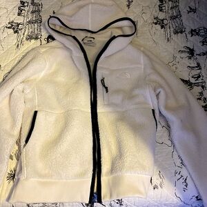 Women’s Medium North Face Jacket